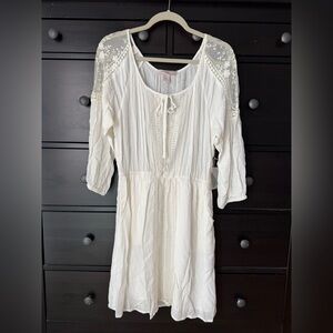 Forever 21 White Lace Sleeve Dress